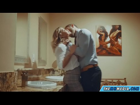 ❤️ Thaum ib tug busty blonde ntxias koj nyob rau hauv ib tug pej xeem chav dej ❤️ Super porn ntawm porn hmn.xxxner.ru ☑